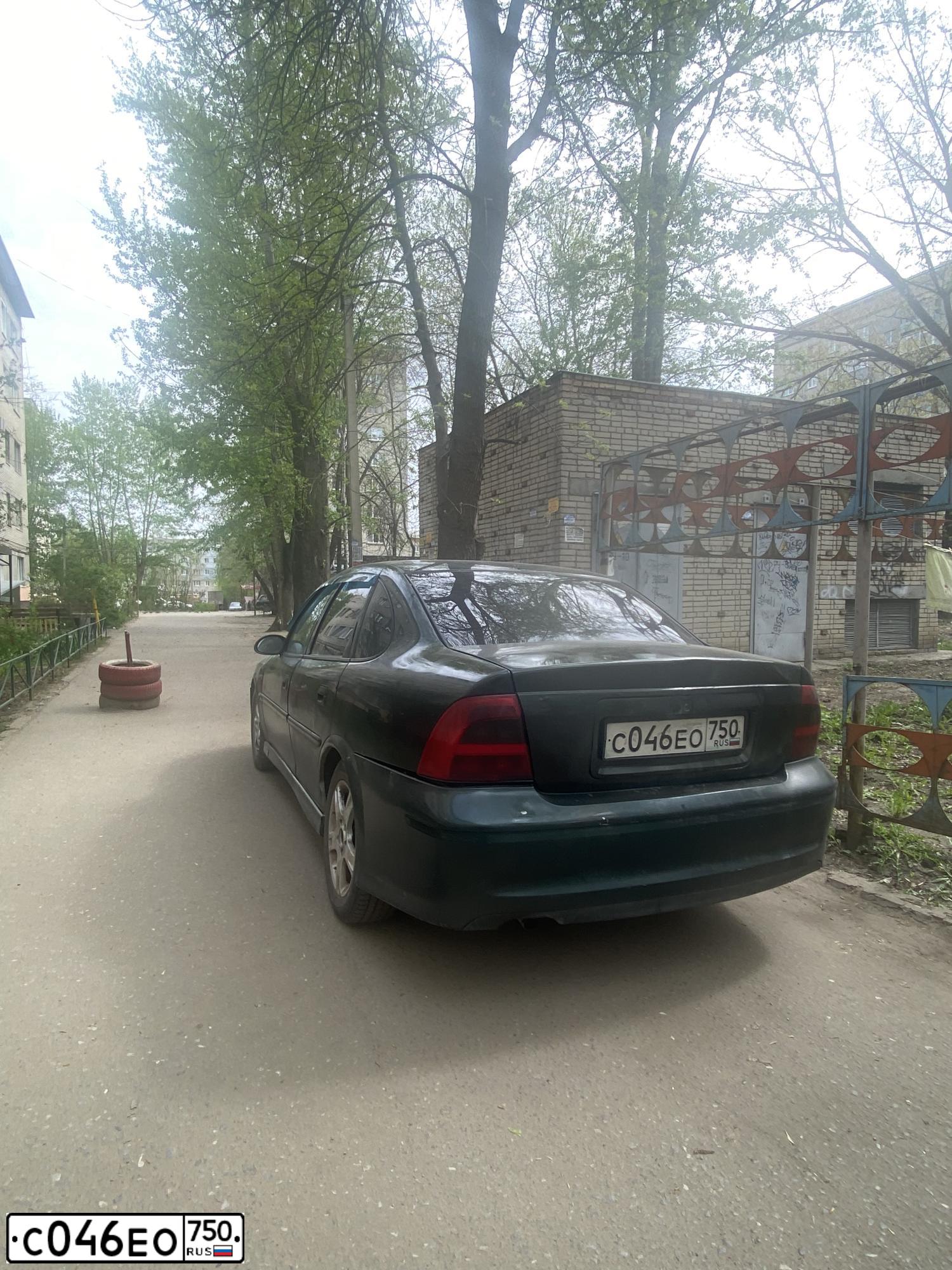 Фото автомобиля OPEL VECTRA, 2001 — госномер С046ЕО750. Цвет: ЗЕЛЕНЫЙ ТЕМНЫЙ