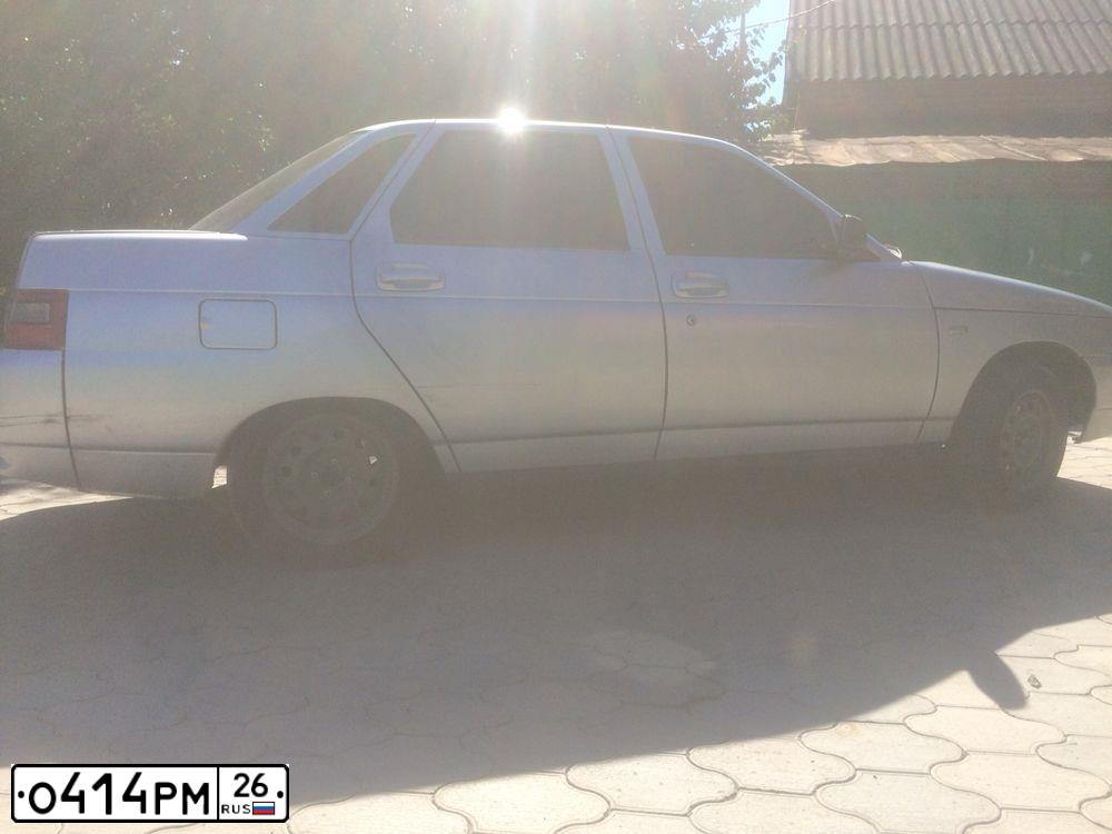 Фото автомобиля LADA 2110, 2002 — госномер О414РМ26. Цвет: СНЕЖНАЯ КОРОЛЕВА