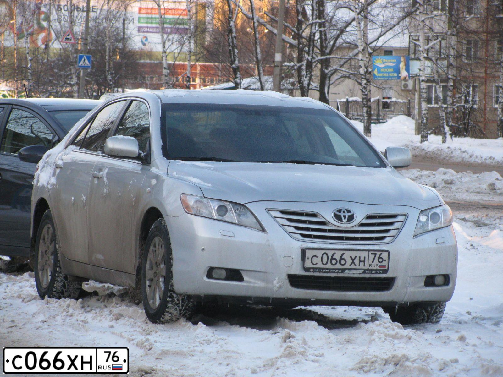 Фото автомобиля TOYOTA CAMRY, 2006 — госномер О490АК716. Цвет: СЕРЫЙ