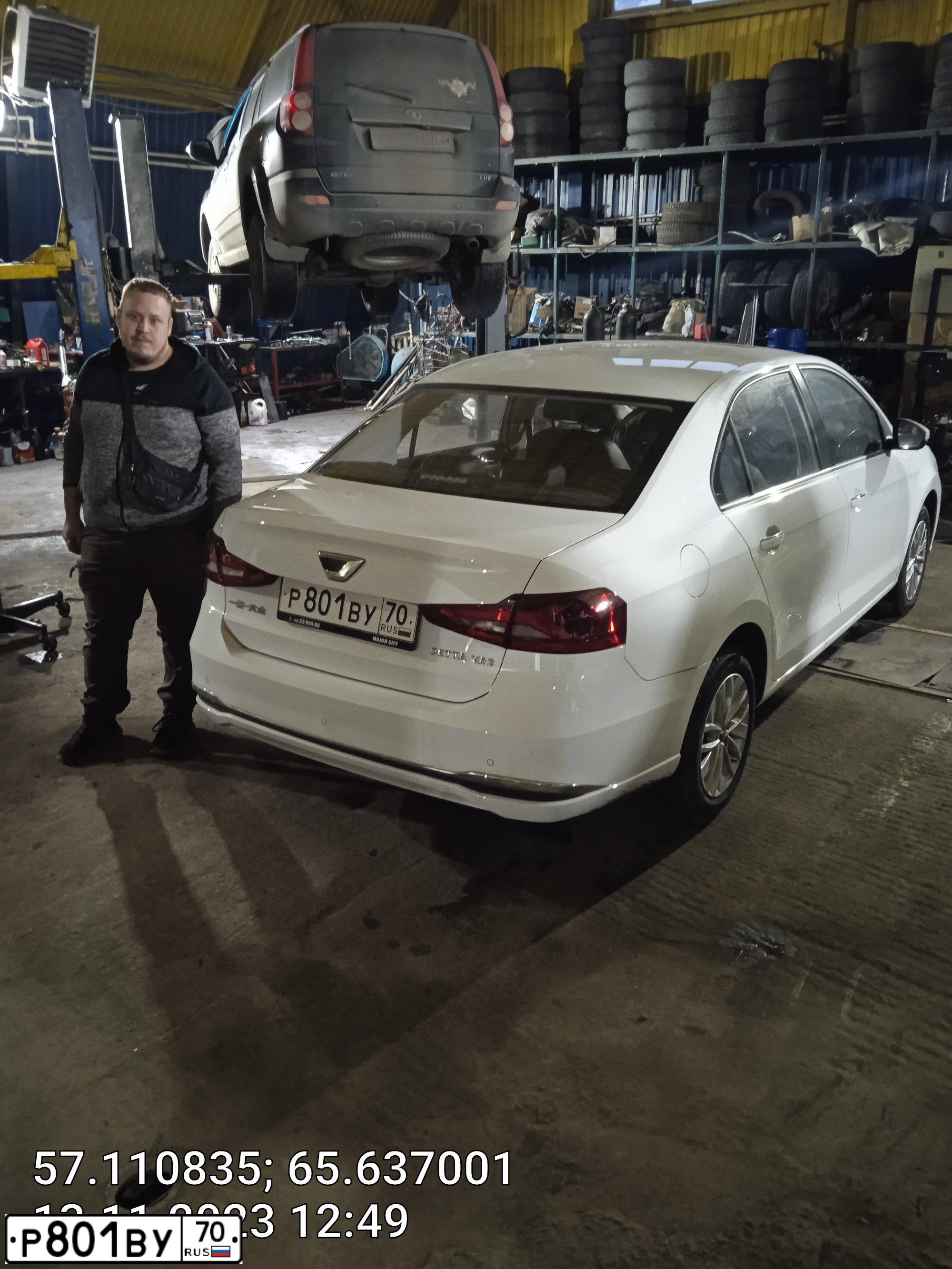 Фото автомобиля VW Jetta, 2023 — госномер Р801ВУ70