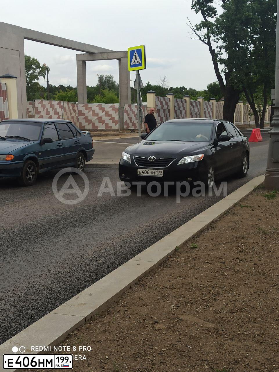Фото автомобиля TOYOTA CAMRY, 2008 — госномер Е406НМ199. Цвет: ЧЕРНЫЙ