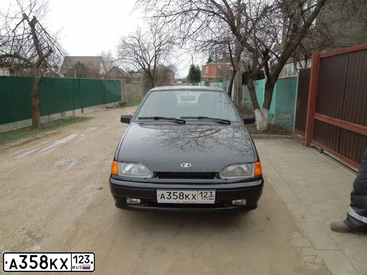 Фото автомобиля LADA 2114 SAMARA, 2013 — госномер А358КХ123. Цвет: СИНЕ-ЧЕРНЫЙ
