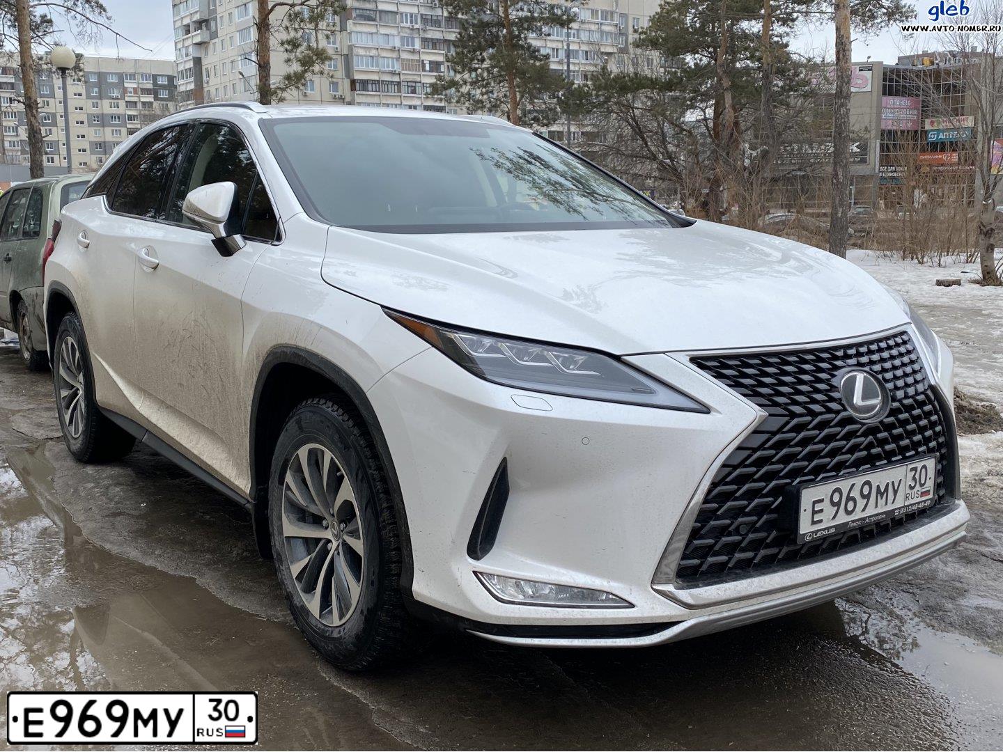 Фото автомобиля LEXUS RX, 2020 — госномер Е969МУ30. Цвет: Белый