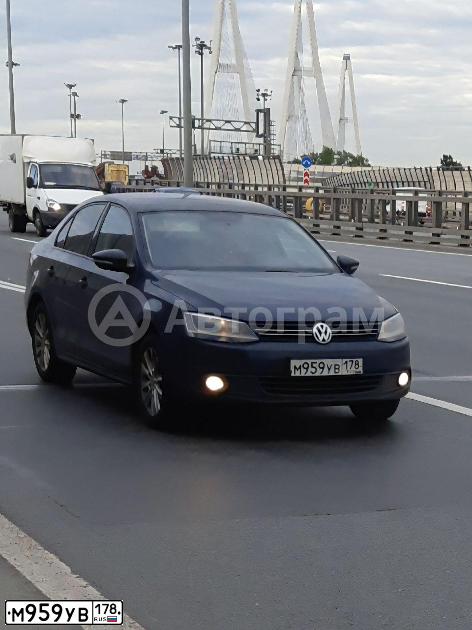 Фото автомобиля VOLKSWAGEN JETTA, 2012 — госномер М959УВ178. Цвет: синий