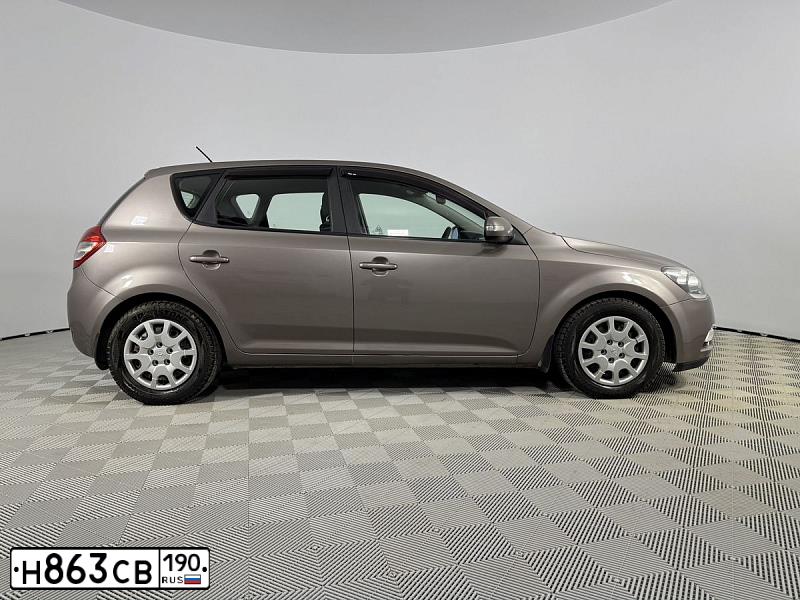 Фото автомобиля KIA CEED CD, 2011 — госномер Х717КМ71