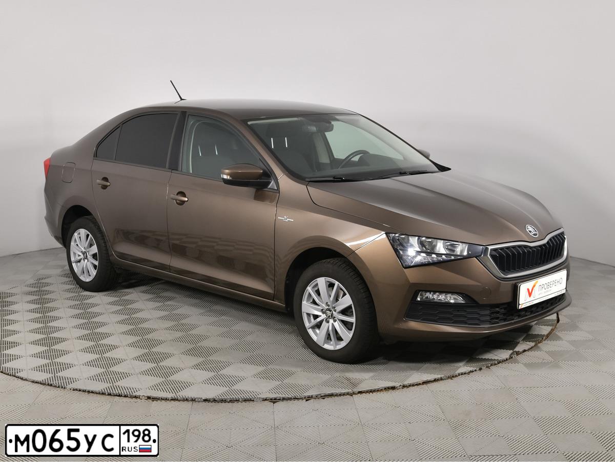 Фото автомобиля SKODA RAPID, 2020 — госномер М065УС198. Цвет: Коричневый