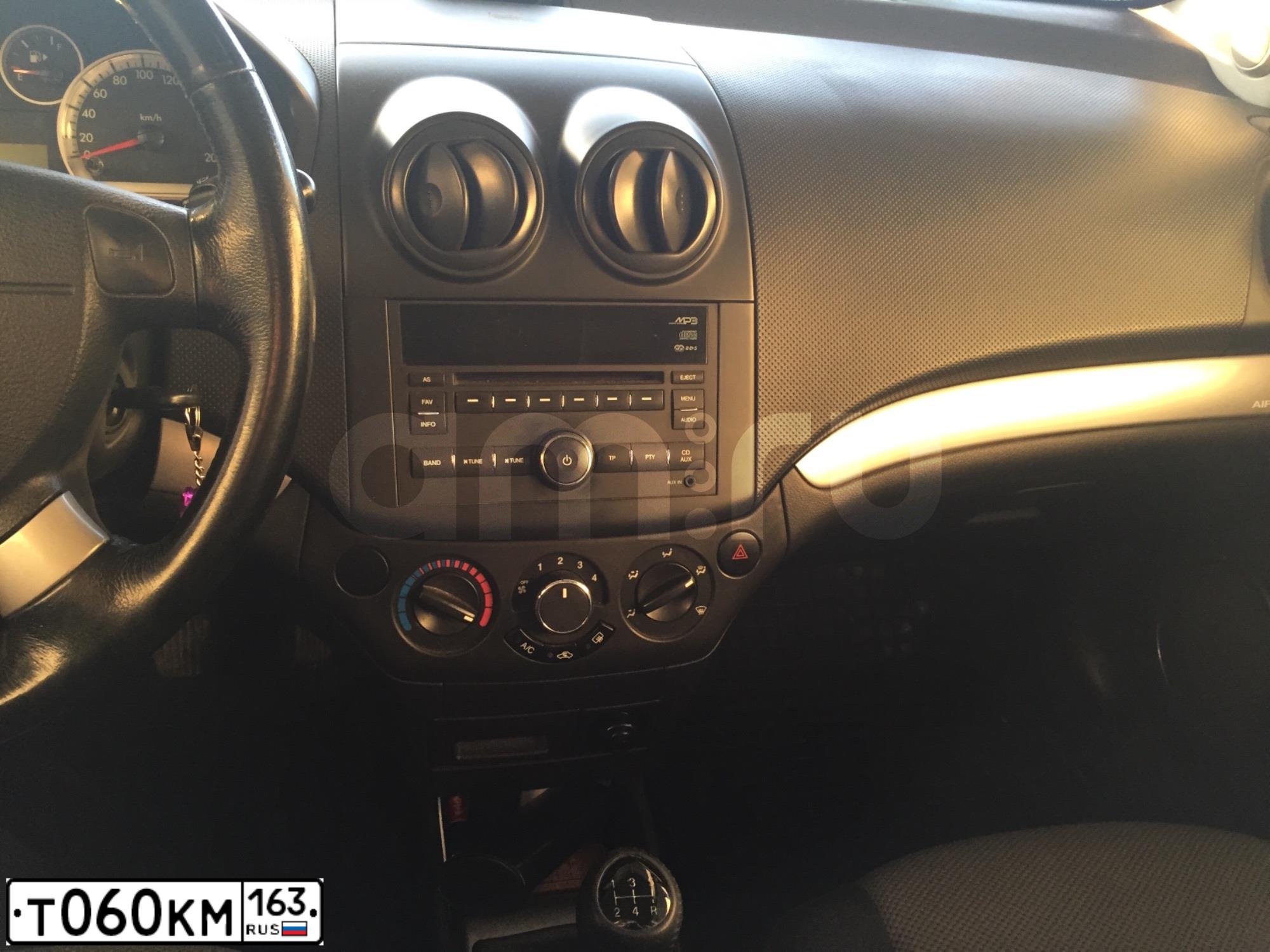 Фото автомобиля KIA RIO, 2015 — госномер Х629ВВ763. Цвет: Белый