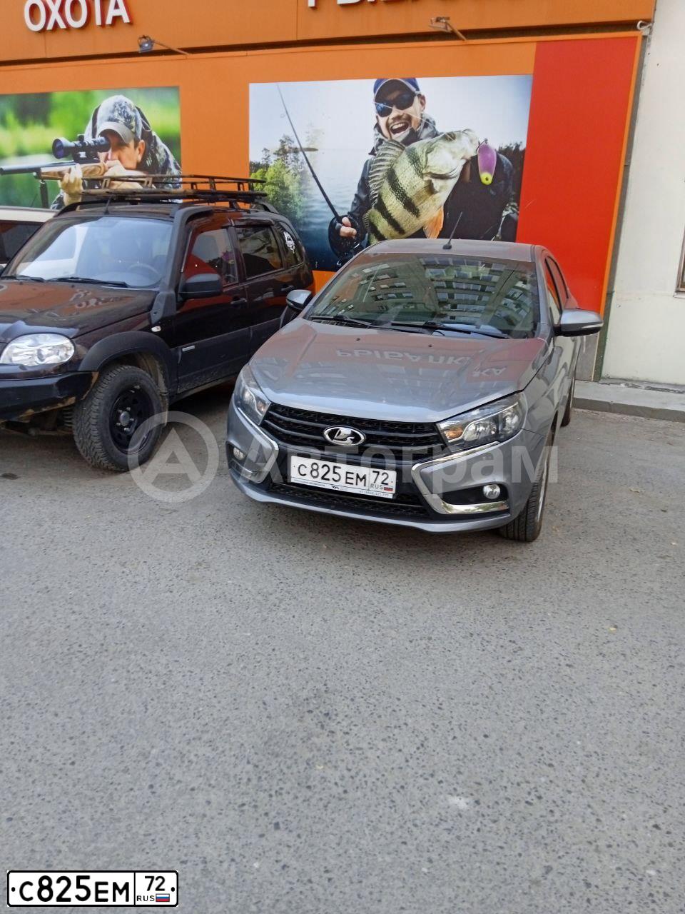 Фото автомобиля LADA VESTA, 2017 — госномер С825ЕМ72. Цвет: СЕРЫЙ