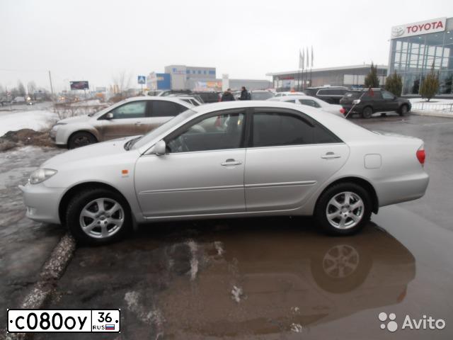 Фото автомобиля TOYOTA CAMRY, 2004 — госномер С009ВХ36. Цвет: СЕРЕБРИСТЫЙ