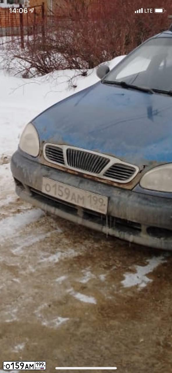 Фото автомобиля CHEVROLET LANOS, 2007 — госномер Р335АК250. Цвет: синий