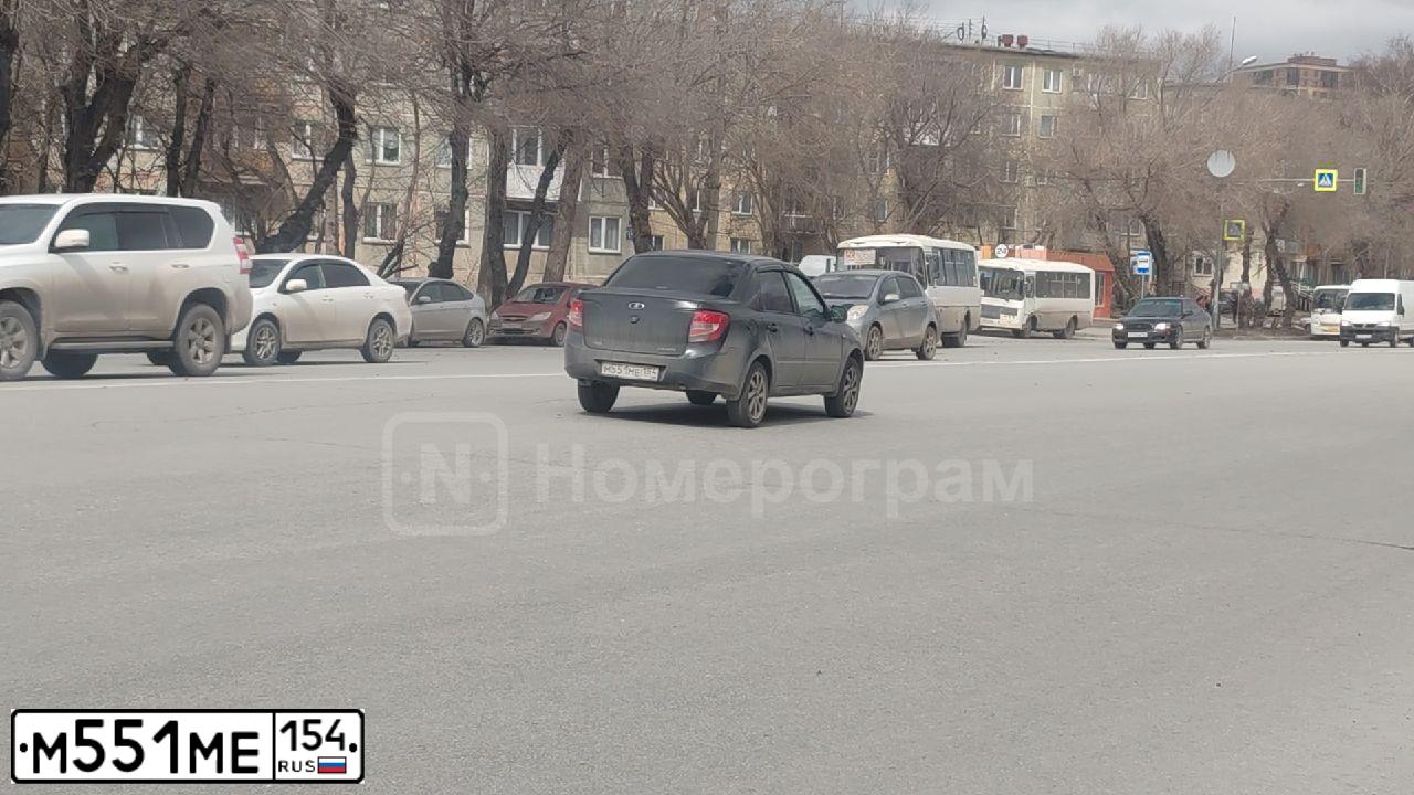 Фото автомобиля HONDA CR-V, 2012 — госномер М531МЕ154. Цвет: Коричневый