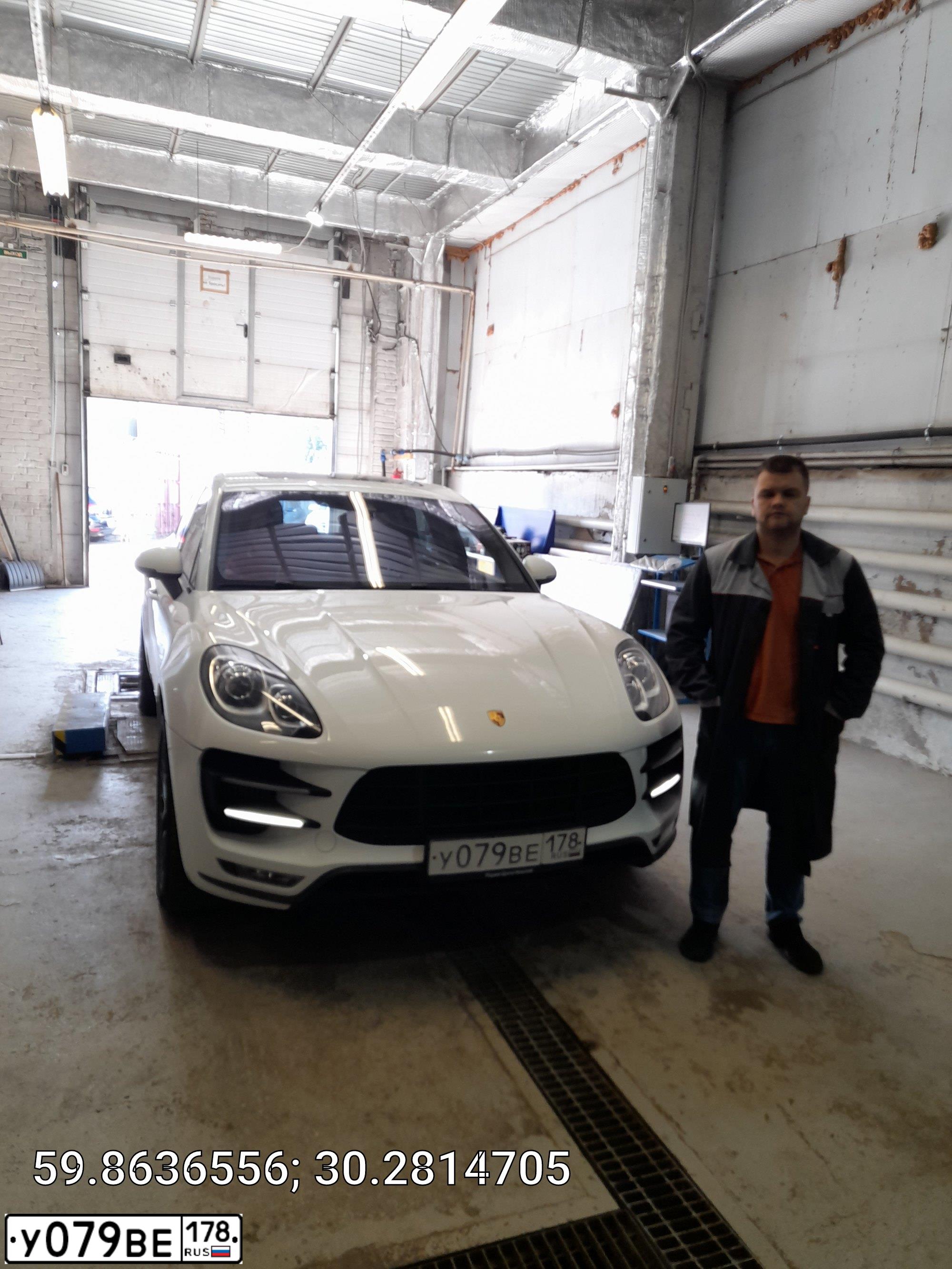 Фото автомобиля PORSCHE MACAN, 2014 — госномер М862ТЕ82. Цвет: Белый