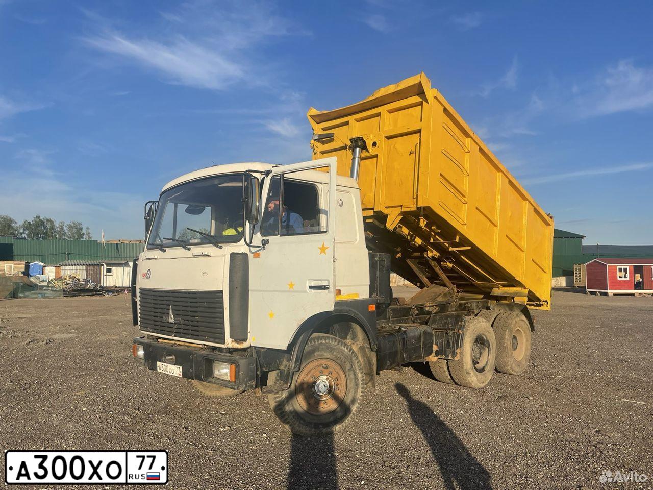 Фото автомобиля MAZ 5516, 2011 — госномер М442ХТ33. Цвет: Белый
