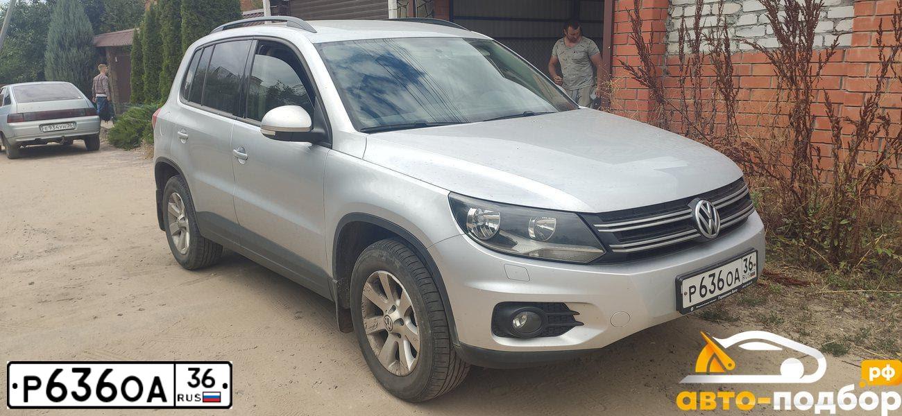 Фото автомобиля VOLKSWAGEN TIGUAN, 2013 — госномер Р636ОА36. Цвет: Серебристый