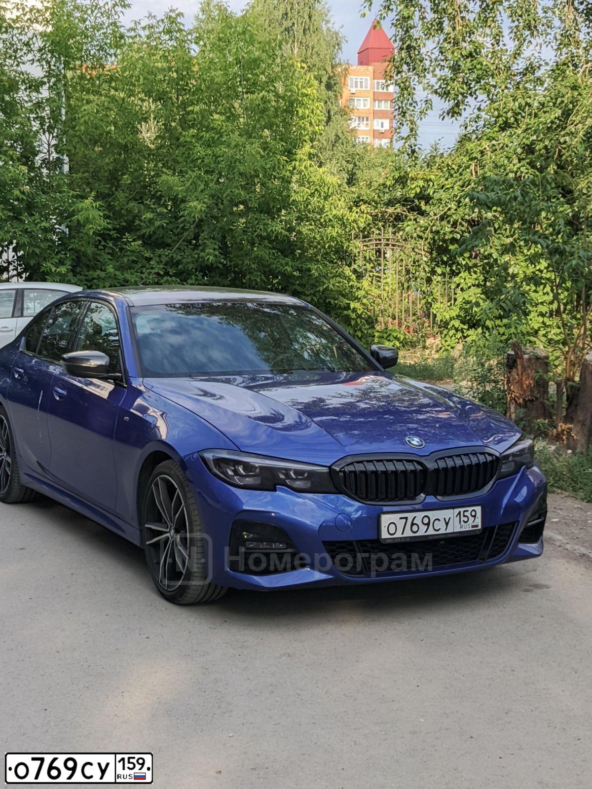 Фото автомобиля BMW SERIE 3, 2019 — госномер О769СУ159. Цвет: синий