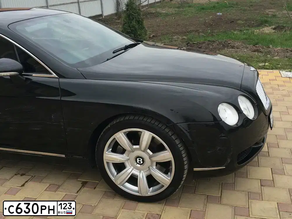 Фото автомобиля BENTLEY CONTINENTAL, 2004 — госномер О602НЕ799. Цвет: ЧЕРНЫЙ