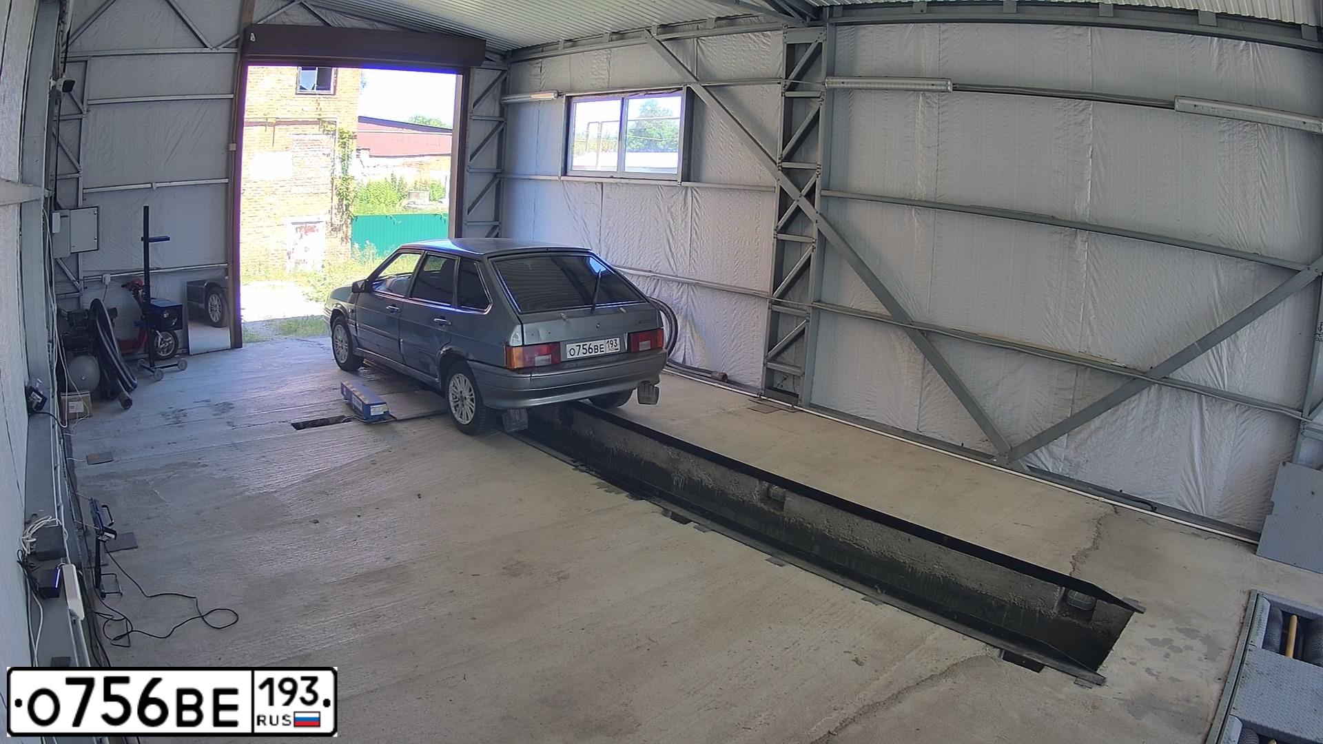 Фото автомобиля LADA 2114, 2005 — госномер А930УС193. Цвет: Средне-серо-зеленый