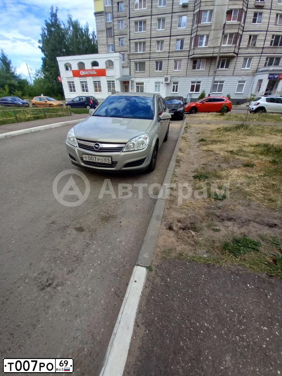 Фото автомобиля TOYOTA CAMRY, 2010 — госномер К921СС69. Цвет: ЧЕРНЫЙ