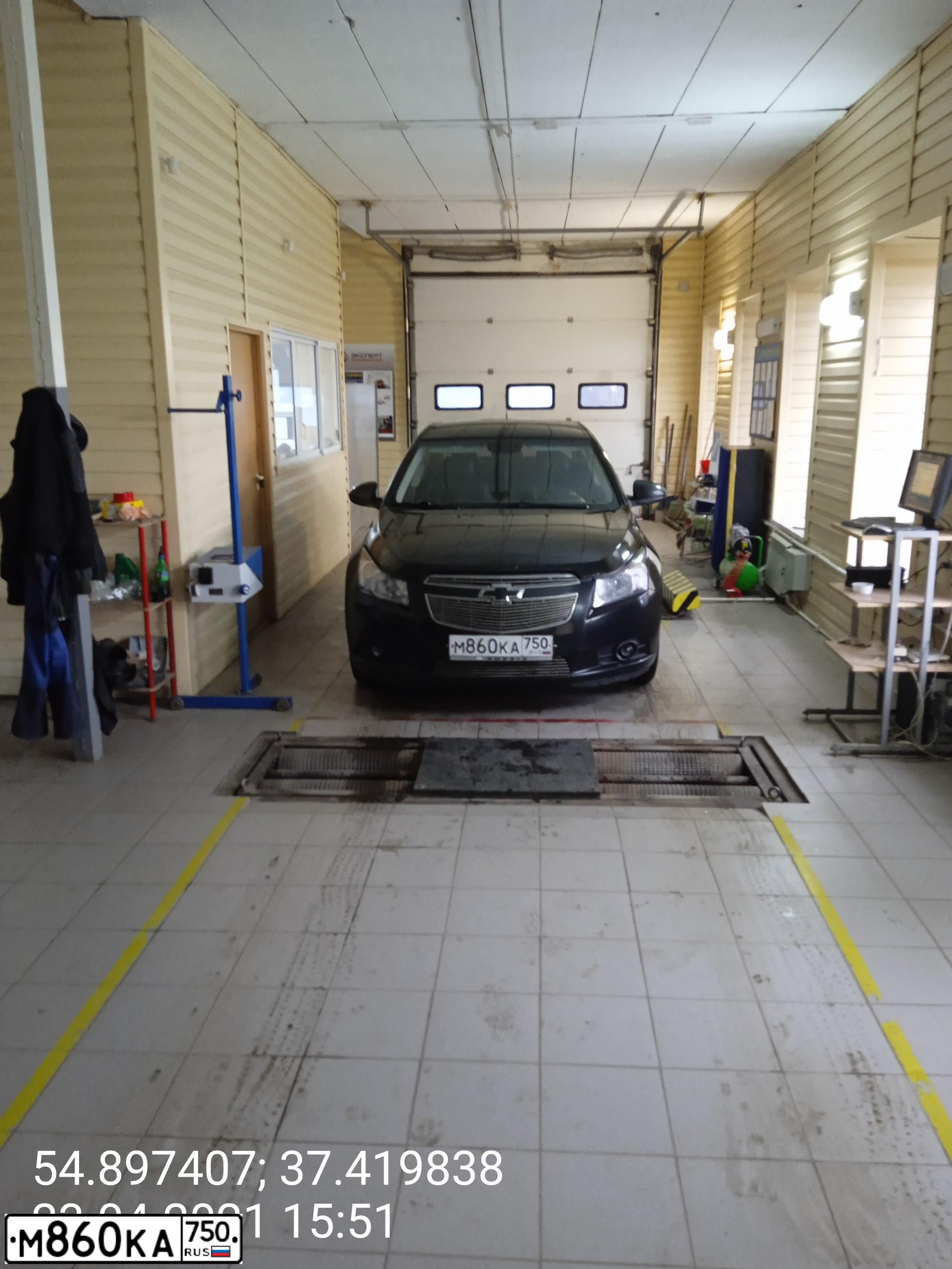 Фото автомобиля CHEVROLET CRUZE, 2012 — госномер Р619НЕ46. Цвет: ЧЕРНЫЙ