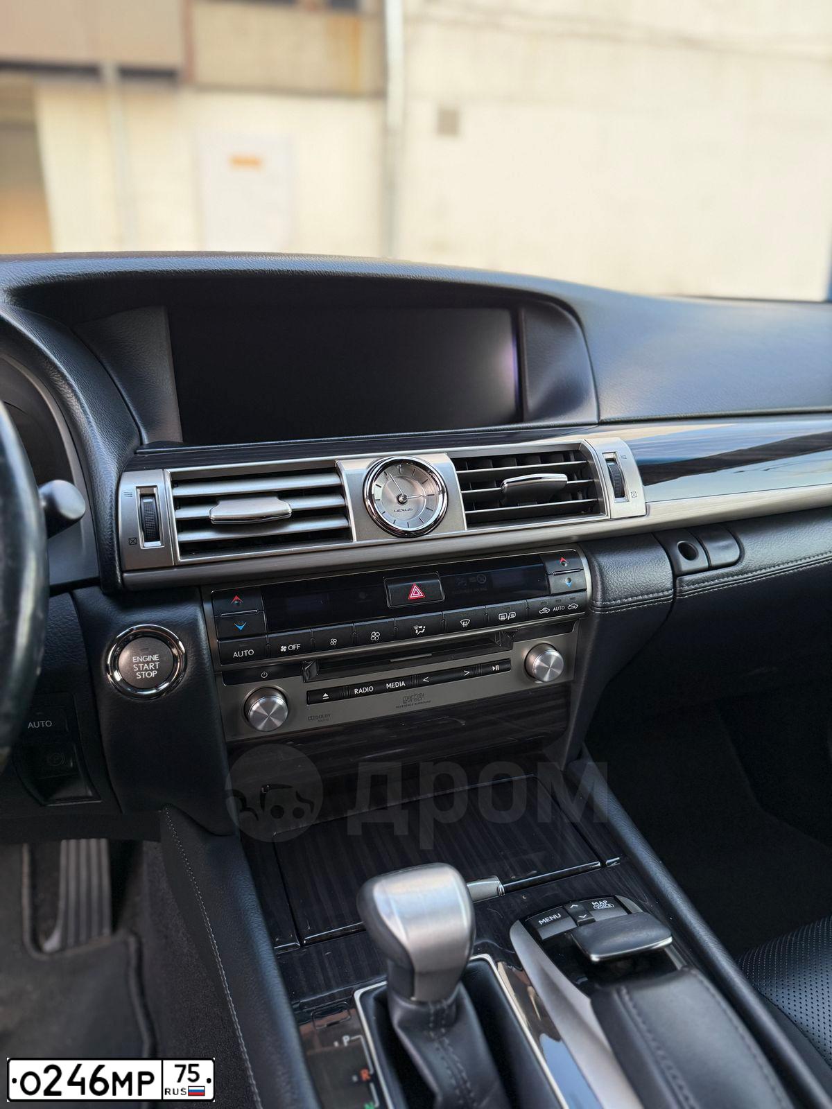 Фото автомобиля LEXUS LS, 2013 — госномер О246МР75. Цвет: ЧЕРНЫЙ