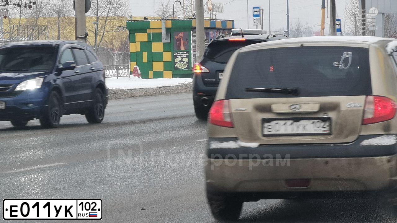 Фото автомобиля FORD FOCUS, 2008 — госномер М722ВА186. Цвет: СЕРЕБРИСТЫЙ
