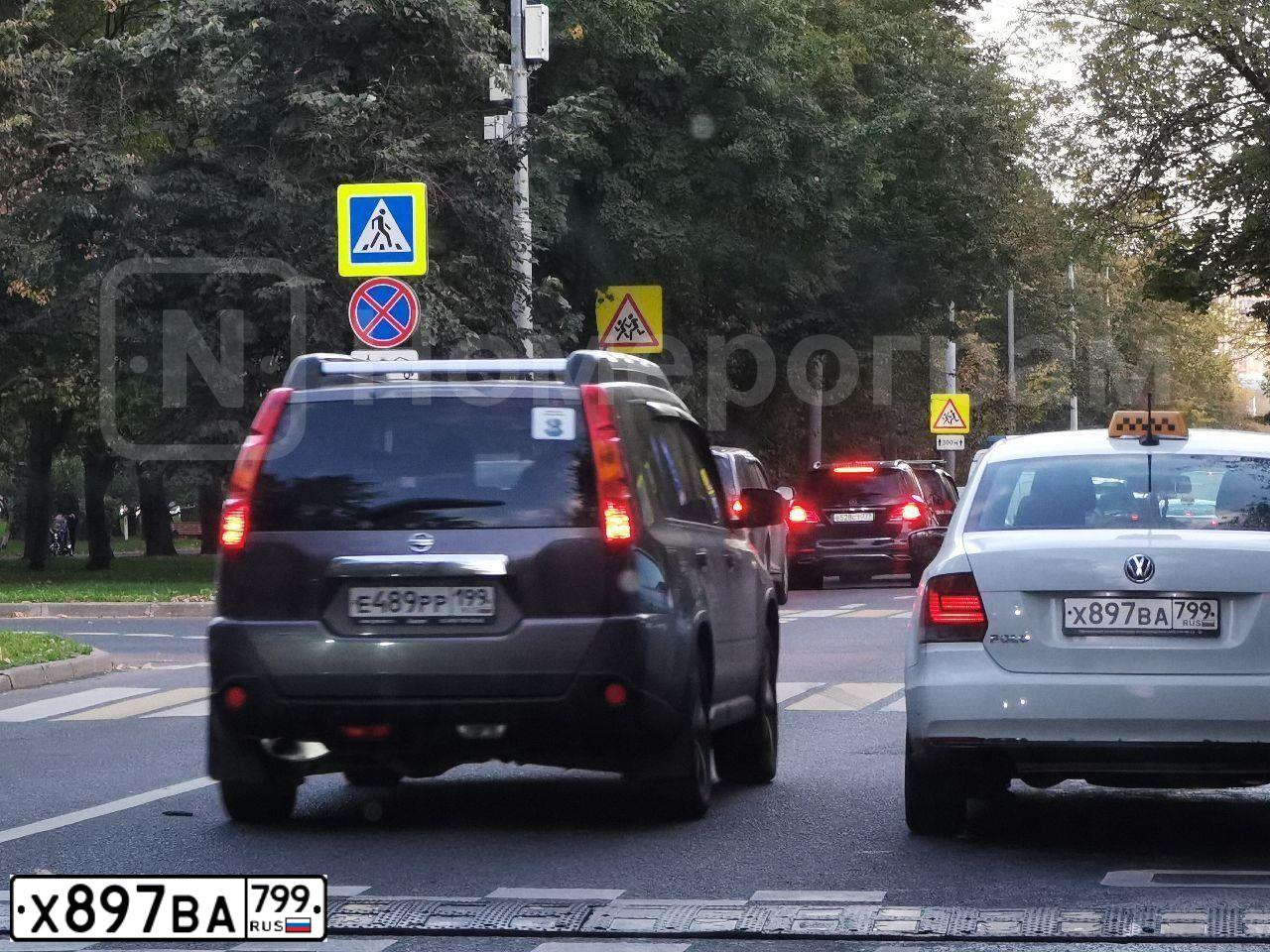 Фото автомобиля VOLKSWAGEN POLO, 2017 — госномер М722АТ180. Цвет: Белый