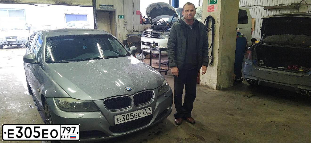 Фото автомобиля BMW 320, 2009 — госномер М484АХ250