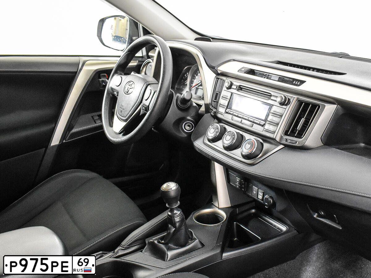 Фото автомобиля TOYOTA RAV4, 2013 — госномер Р459ТА196. Цвет: СЕРЫЙ