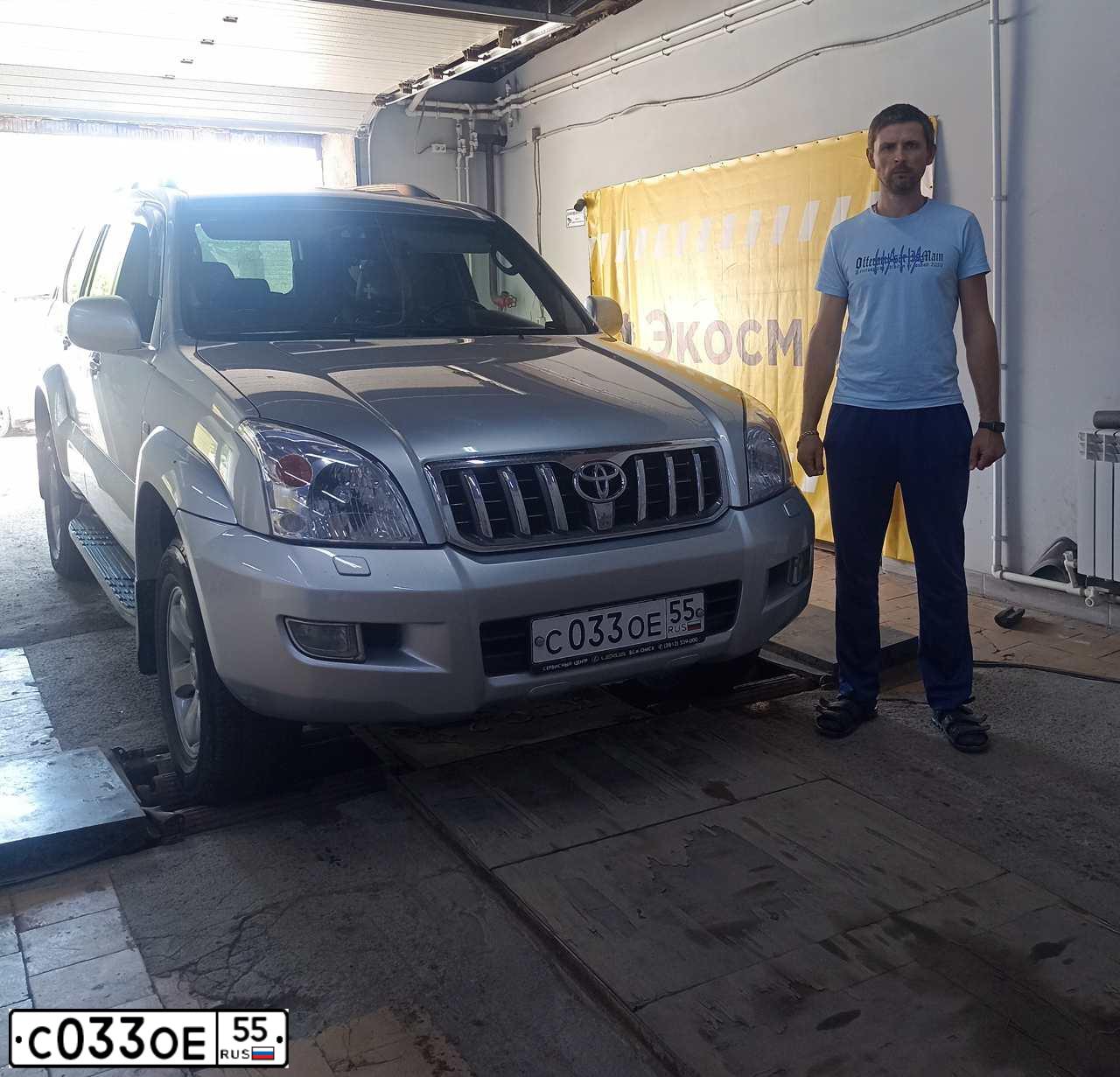 Фото автомобиля LEXUS RX, 2005 — госномер Р388АА198. Цвет: СЕРЫЙ