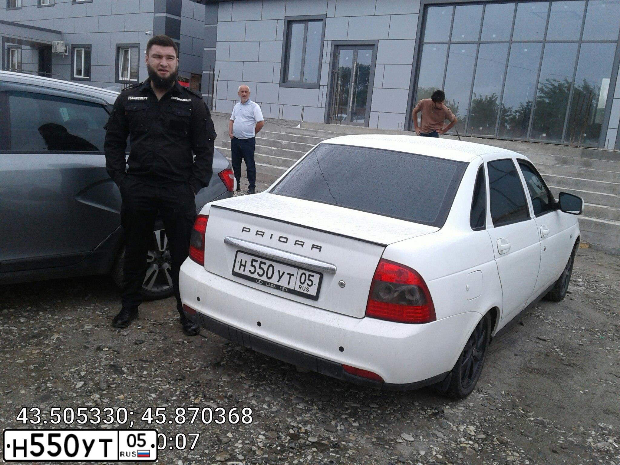 Фото автомобиля LADA 2170 PRIORA, 2015 — госномер Н550УТ05. Цвет: Белый