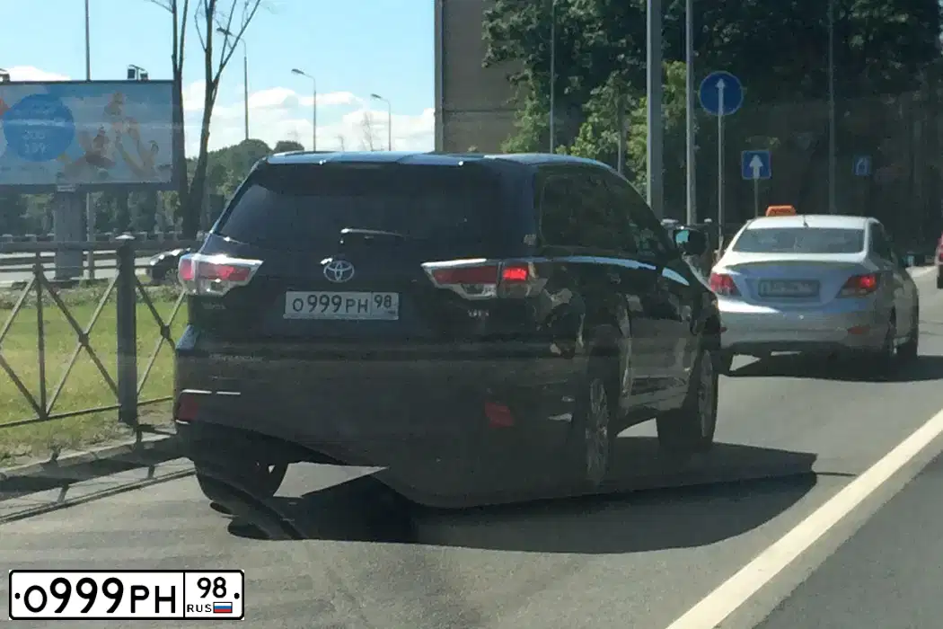 Фото автомобиля TOYOTA HIGHLANDER, 2014 — госномер К363РР198. Цвет: ЧЕРНЫЙ
