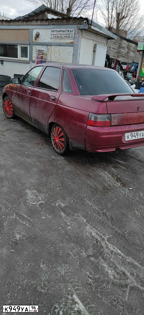 Фото автомобиля LADA 2110 LADA, 2004 — госномер К949УА96. Цвет: ТЕМНО-КРАСНЫЙ
