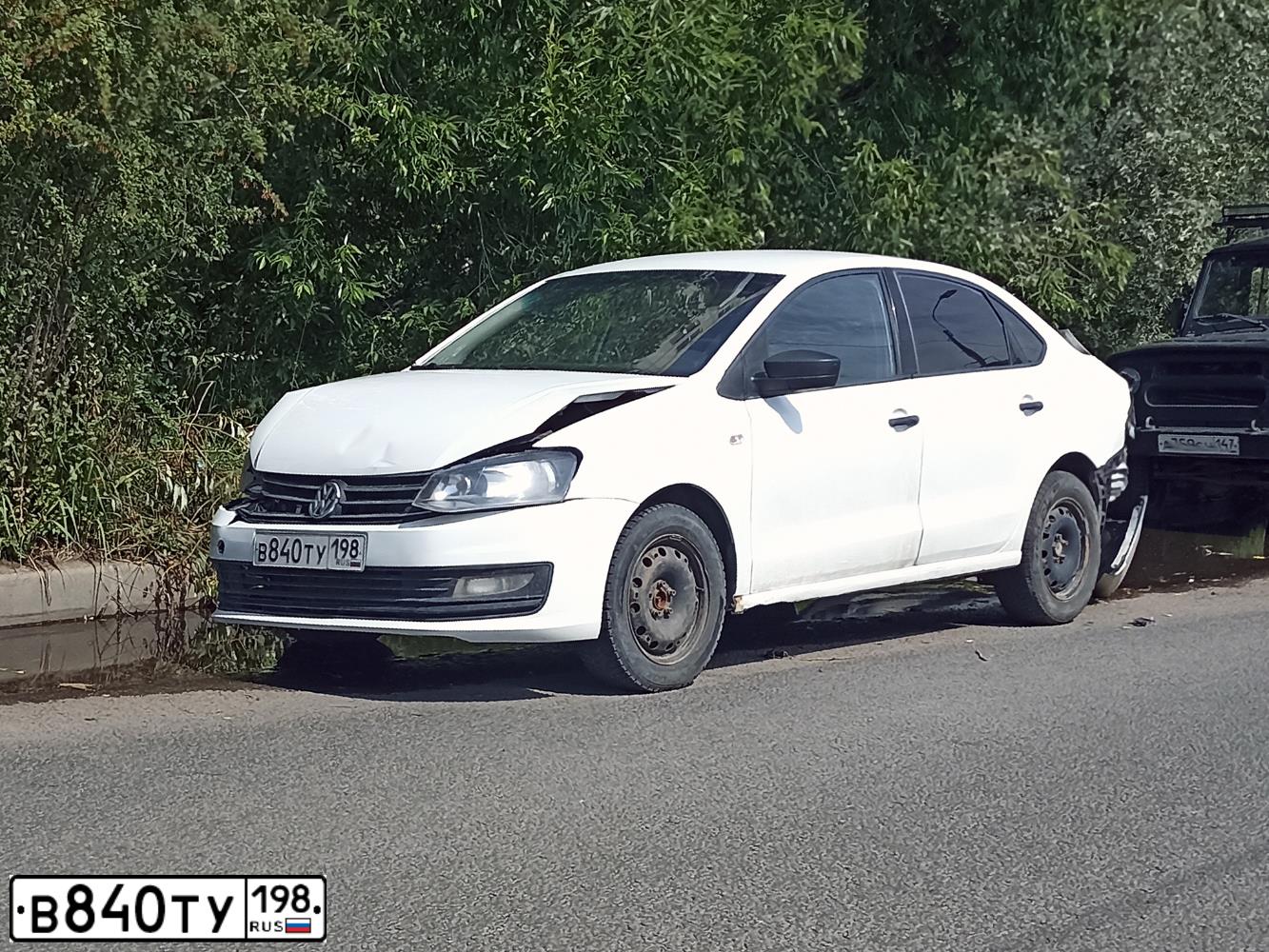 Фото автомобиля VOLKSWAGEN POLO, 2019 — госномер В840ТУ198. Цвет: Белый
