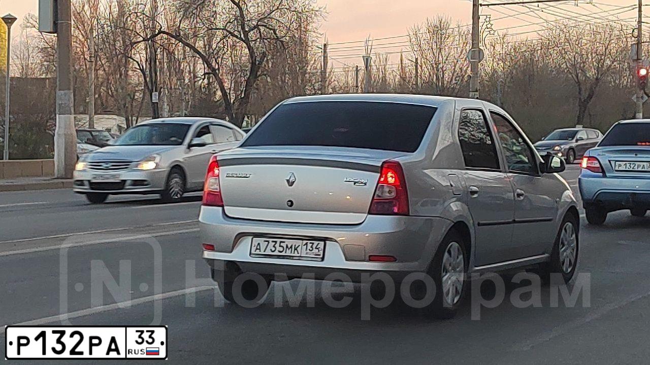 Фото автомобиля RENAULT SANDERO, 2018 — госномер Р732УК33