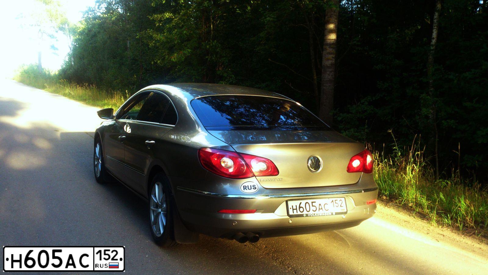 Фото автомобиля VOLKSWAGEN PASSAT, 2011 — госномер Т281ТТ52. Цвет: БЕЖЕВО-СЕРЫЙ