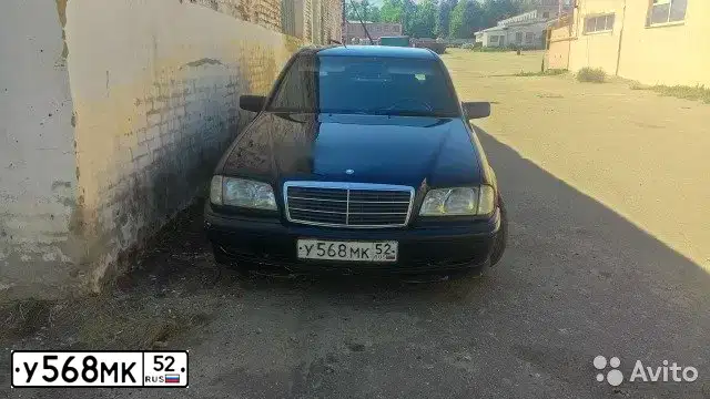 Фото автомобиля MERCEDES C-KLASSE, 1999 — госномер У568МК52. Цвет: СИНИЙ