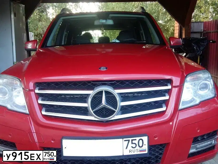 Фото автомобиля MERCEDES GLK-KLASSE, 2011 — госномер К511НВ198. Цвет: Красный