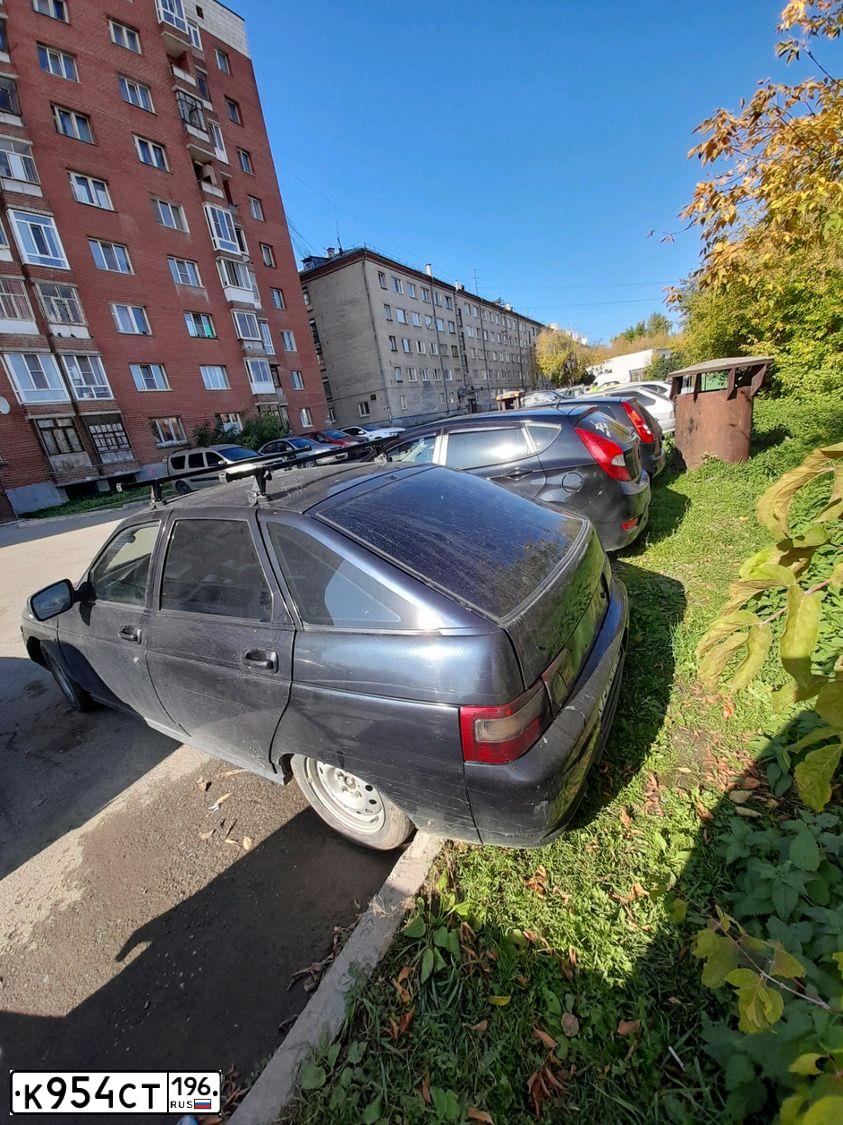 Фото автомобиля ВАЗ21120, 2004 — госномер А464ТЕ72. Цвет: ЧЕРНЫЙ