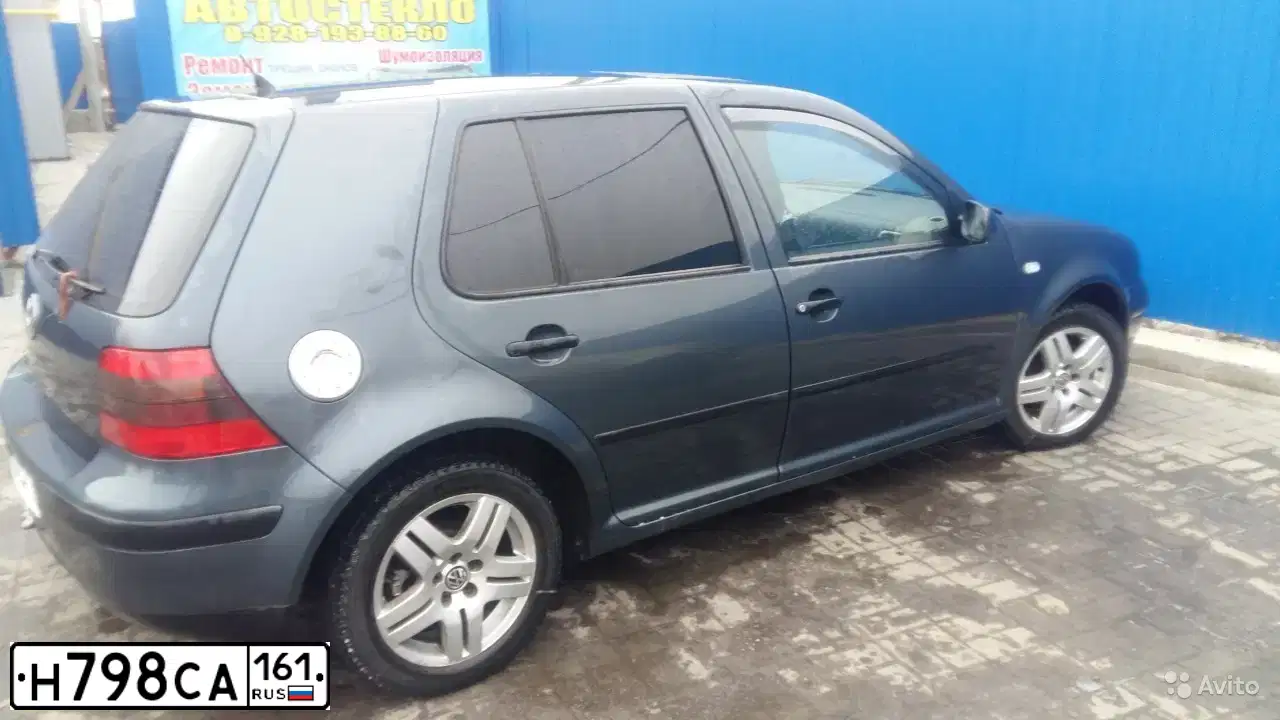 Фото автомобиля VOLKSWAGEN GOLF, 1998 — госномер Т571МА761. Цвет: Серый