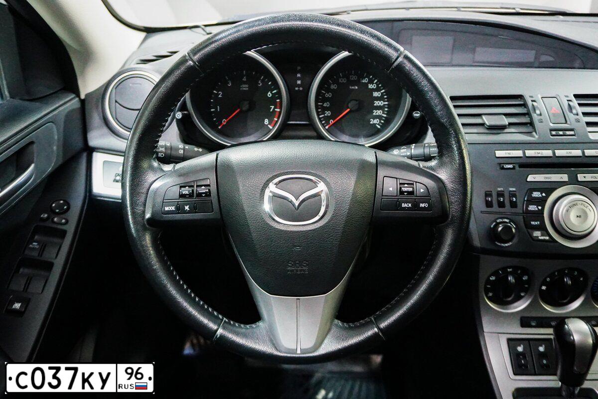 Фото автомобиля MAZDA 3, 2010 — госномер Н664ЕХ73. Цвет: Белый
