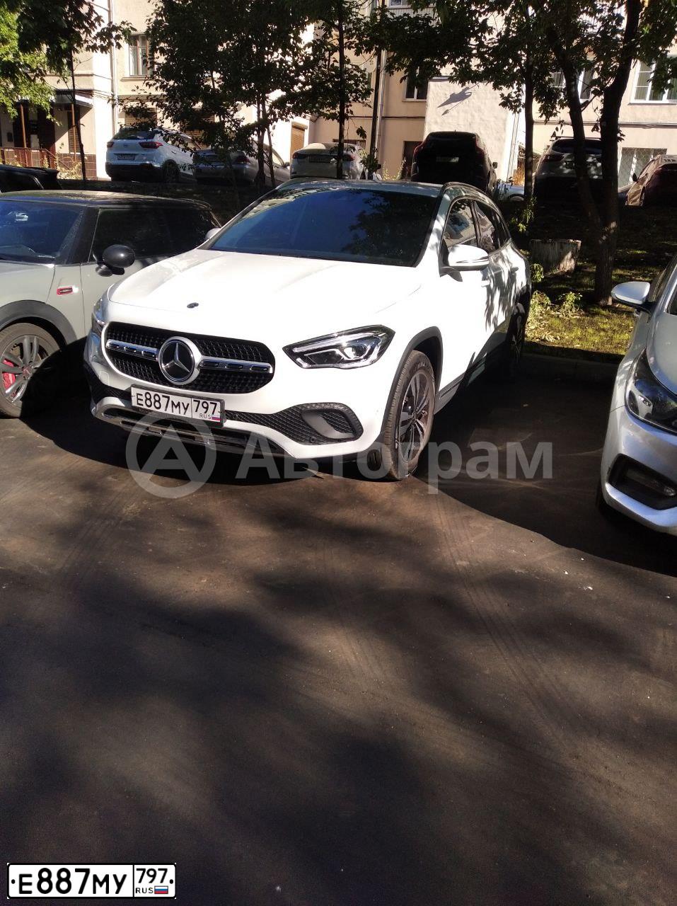 Фото автомобиля MERCEDES-BENZ GLA-CLASS, 2021 — госномер О888ТА790. Цвет: Белый
