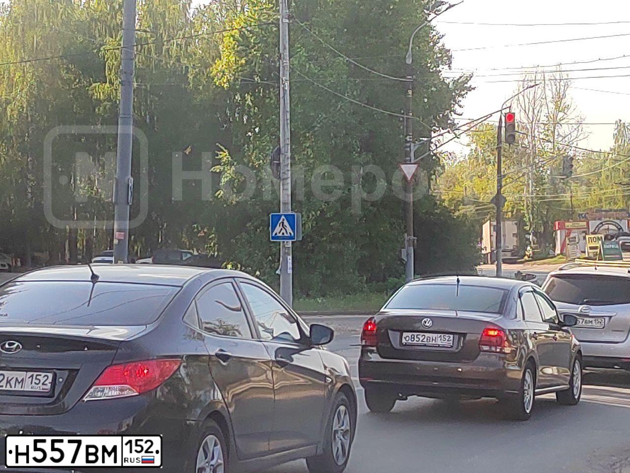 Фото автомобиля JAC J3, 2014 — госномер Е317РМ21. Цвет: ТЕМНО-КРАСНЫЙ