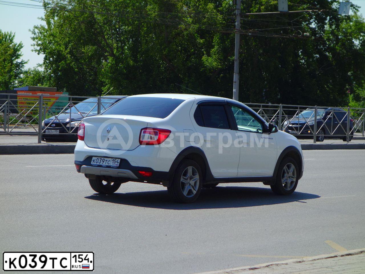 Фото автомобиля RENAULT LOGAN STEPWAY, 2021 — госномер К039ТС154. Цвет: Белый