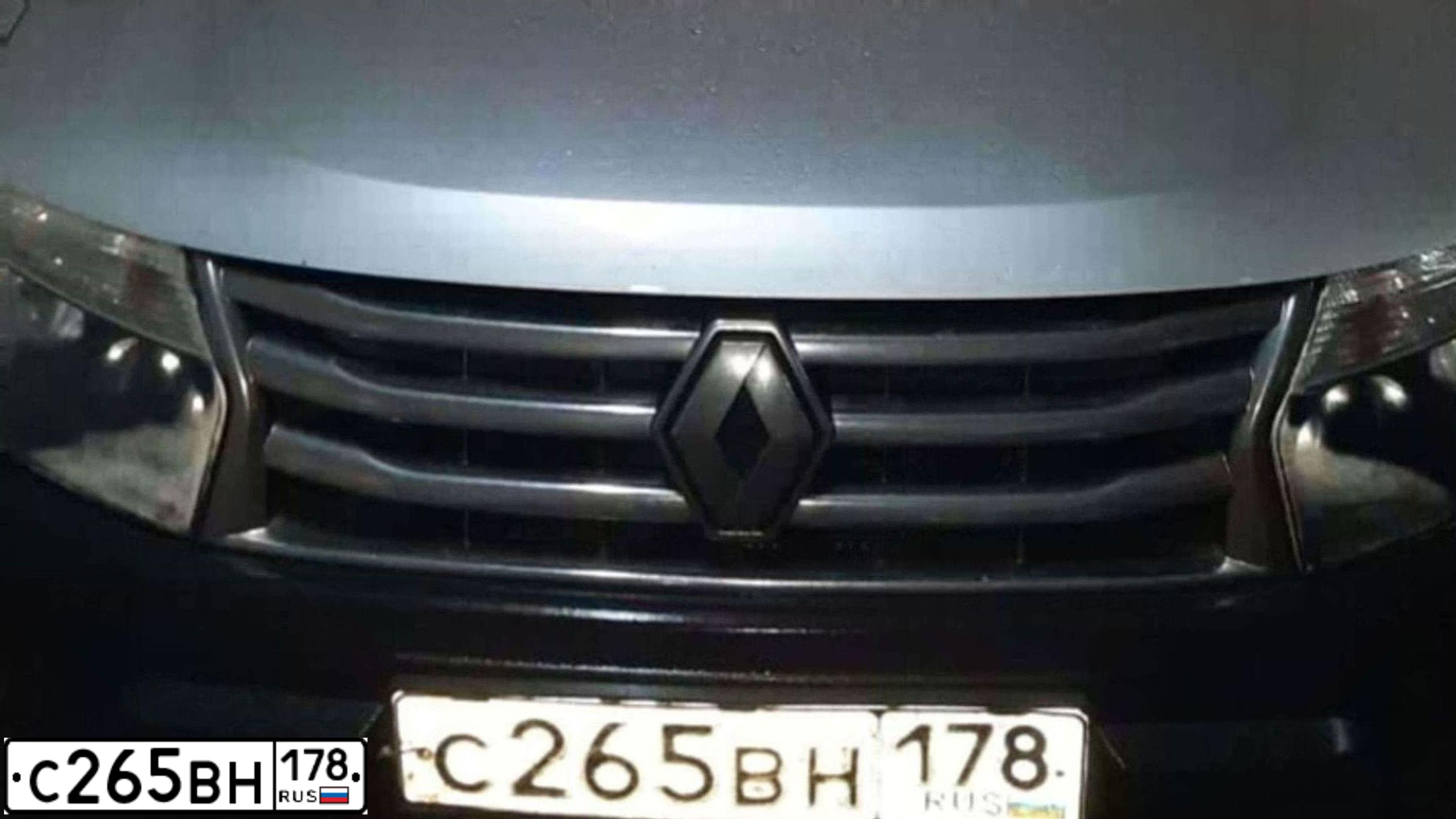 Фото автомобиля RENAULT DUSTER, 2015 — госномер С265ВН178. Цвет: СВЕТЛО-СЕРЫЙ