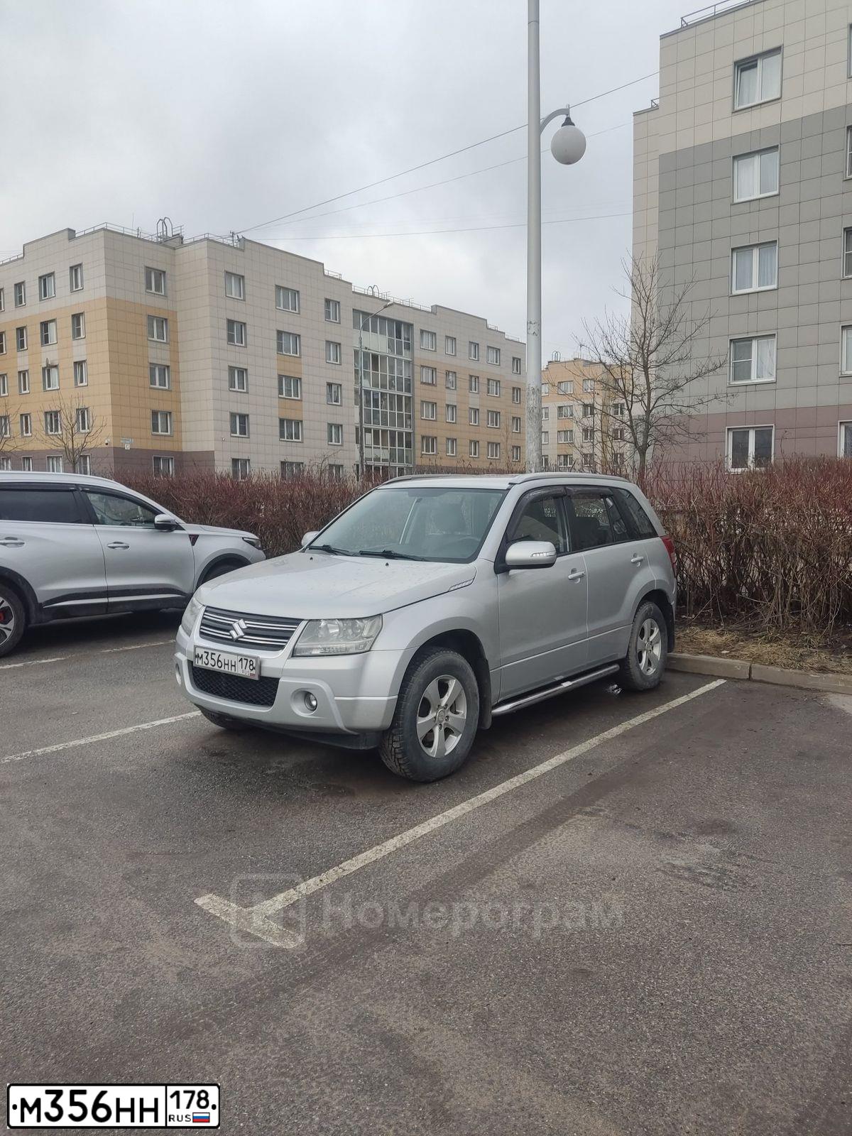 Фото автомобиля SUZUKI /GRAND/ VITARA, 2011 — госномер М356НН178. Цвет: СЕРЕБРИСТЫЙ