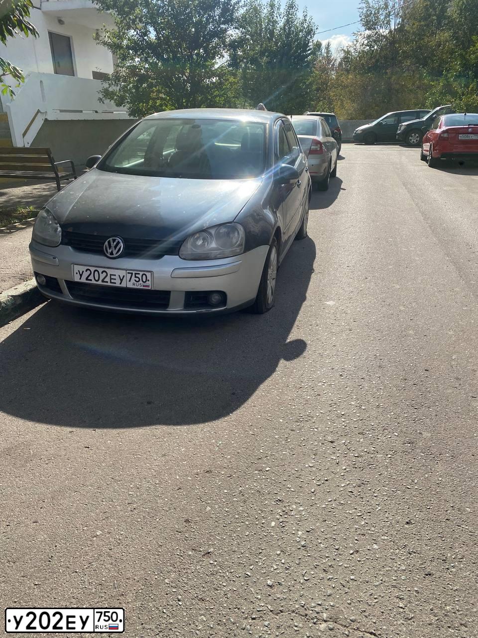 Фото автомобиля PEUGEOT 407, 2004 — госномер У939ВЕ50. Цвет: СЕРЫЙ СВЕТЛЫЙ