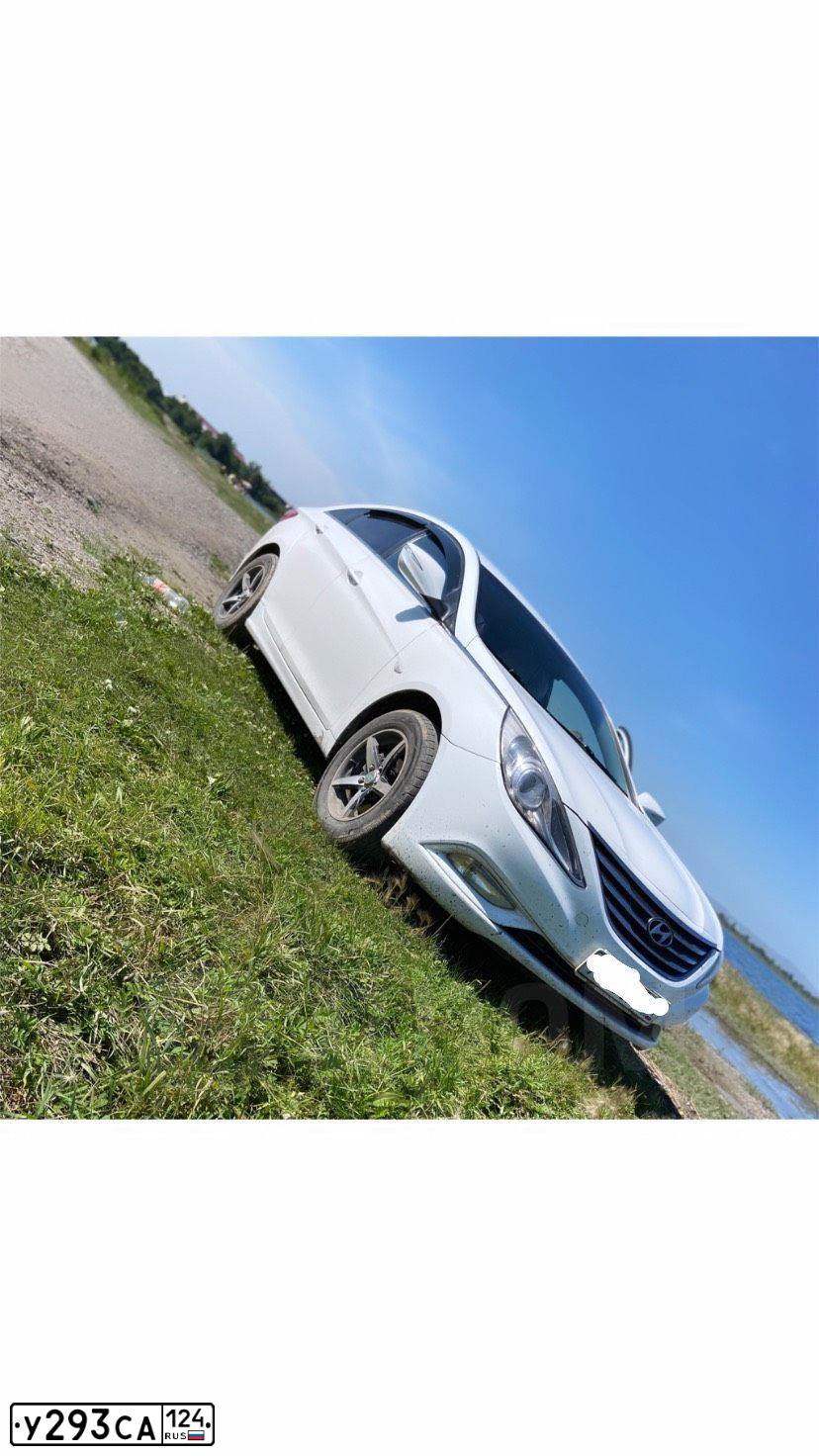 Фото автомобиля HYUNDAI SONATA, 2012 — госномер А444НР124. Цвет: Белый