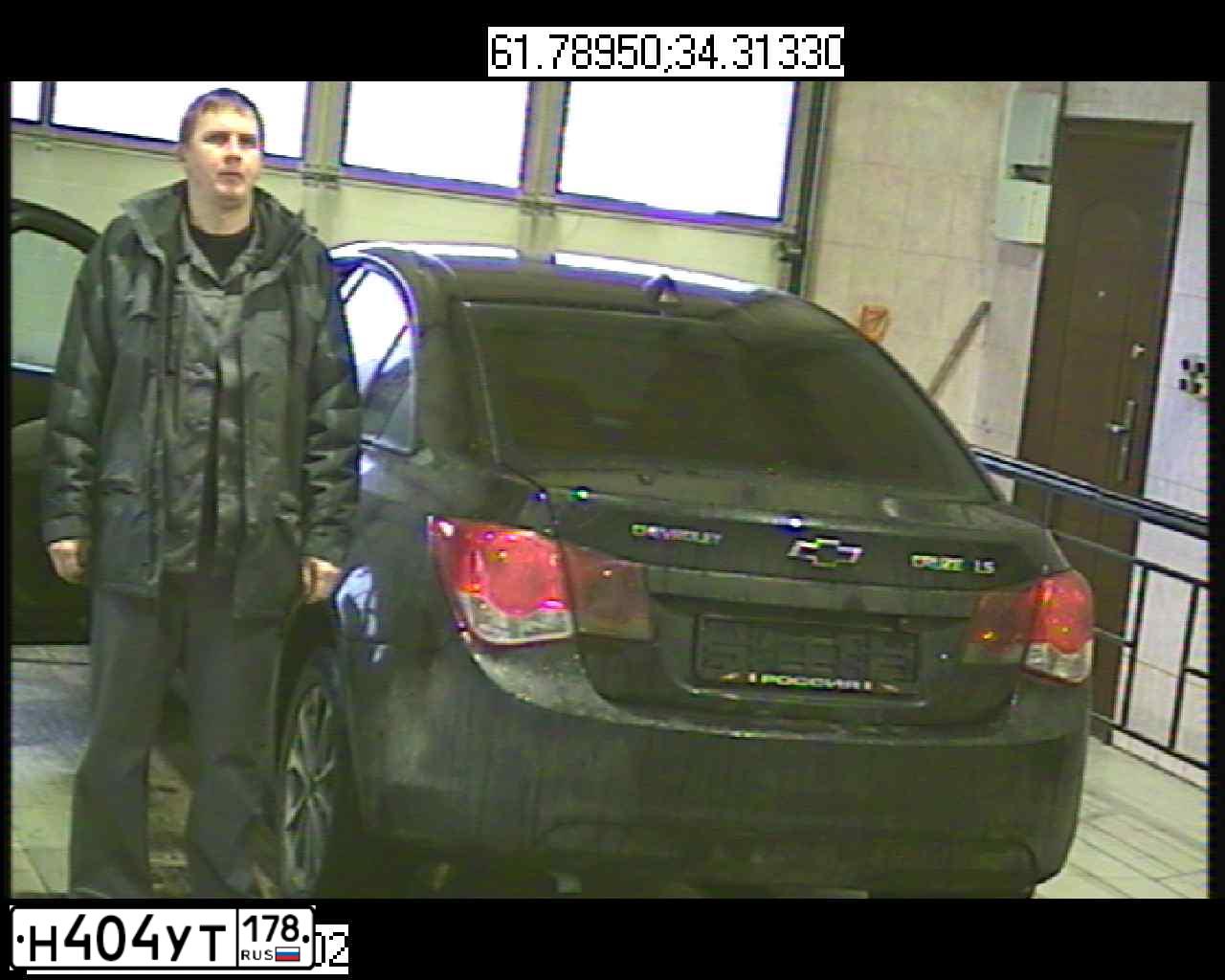 Фото автомобиля CHEVROLET CRUZE, 2012 — госномер Н404УТ178. Цвет: ЧЕРНЫЙ МЕТАЛЛИК