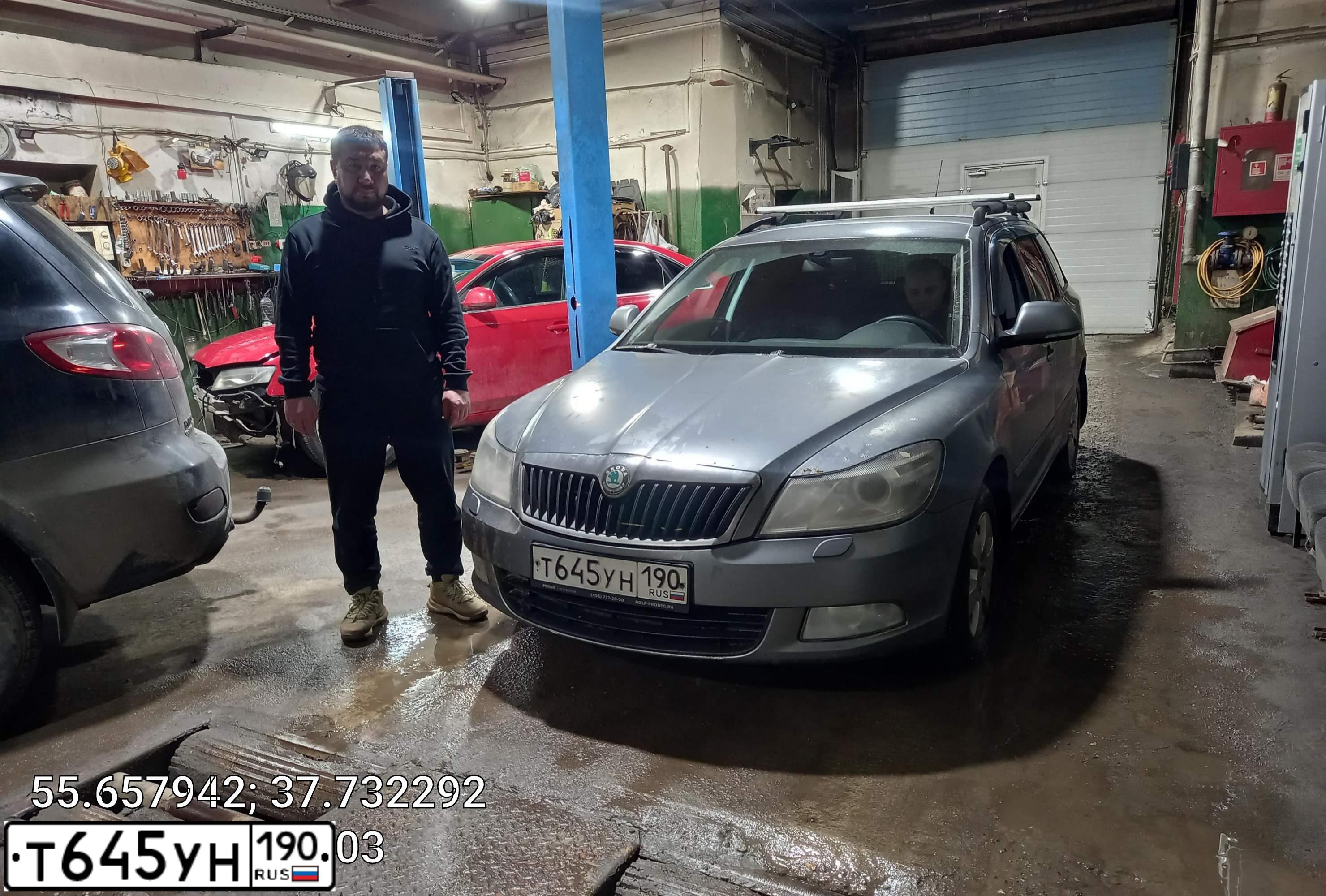 Фото автомобиля SKODA OCTAVIA, 2012 — госномер С292ОО126. Цвет: Серый