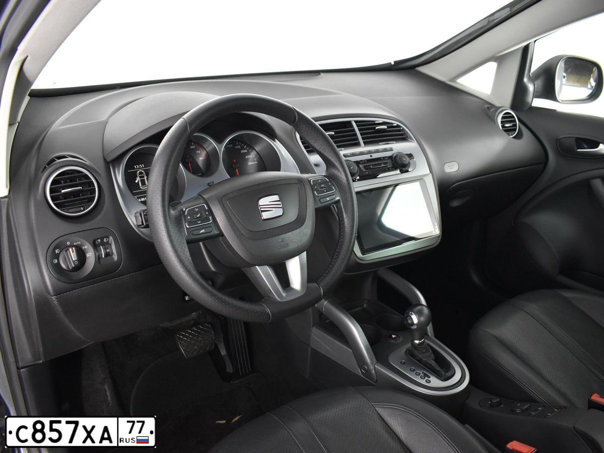 Фото автомобиля SEAT ALTEA, 2012 — госномер А774УВ790. Цвет: Серый